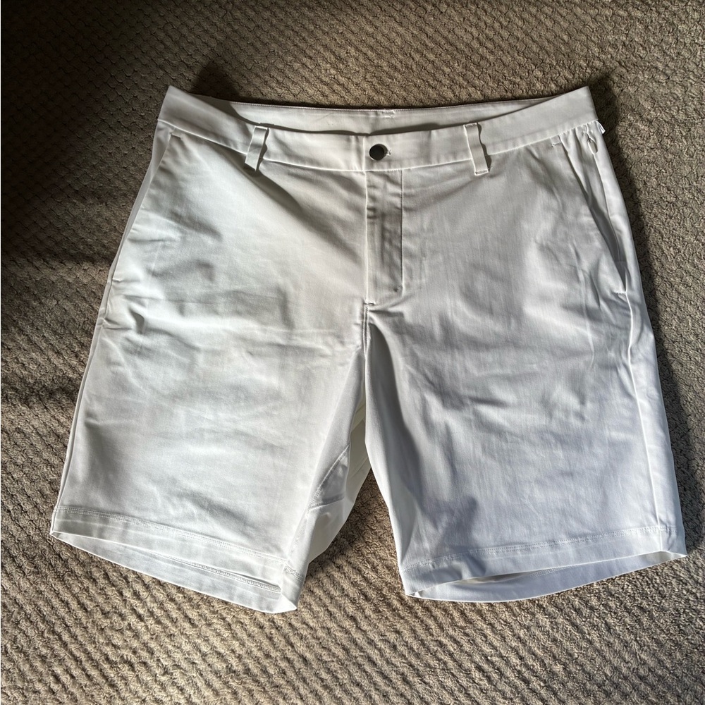 Lululemon Commission Classic-Fit Short 9" *Warpstreme White Size 36 (see photos)